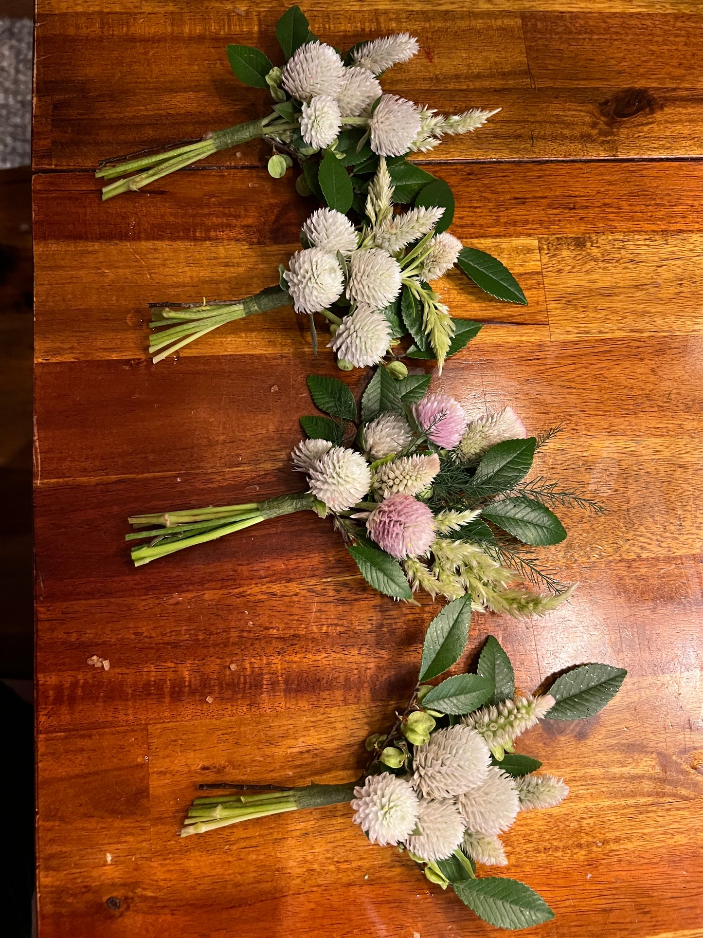 Corsages, Mini Bouquets, & Boutonnières