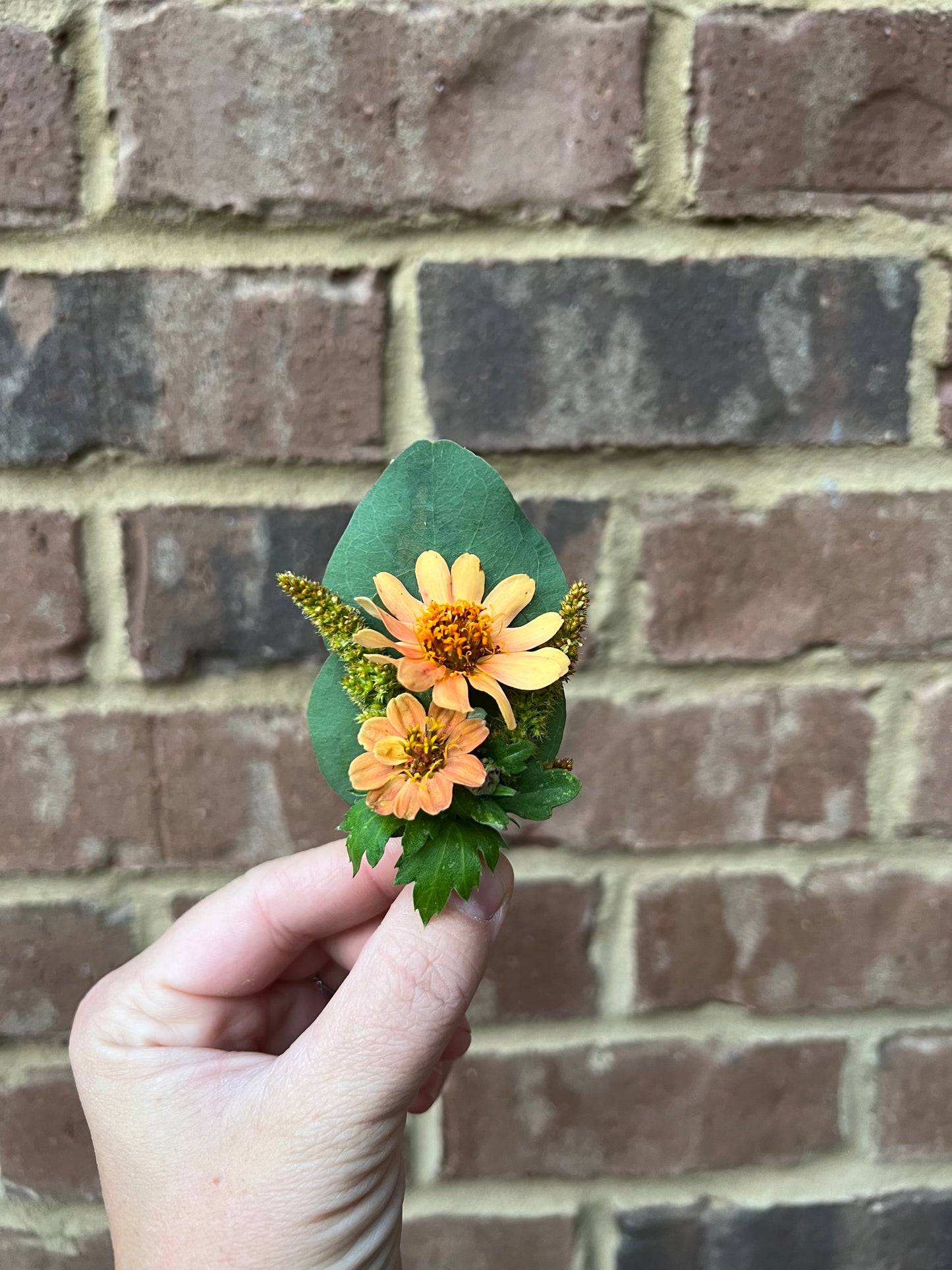 Corsages, Mini Bouquets, & Boutonnières