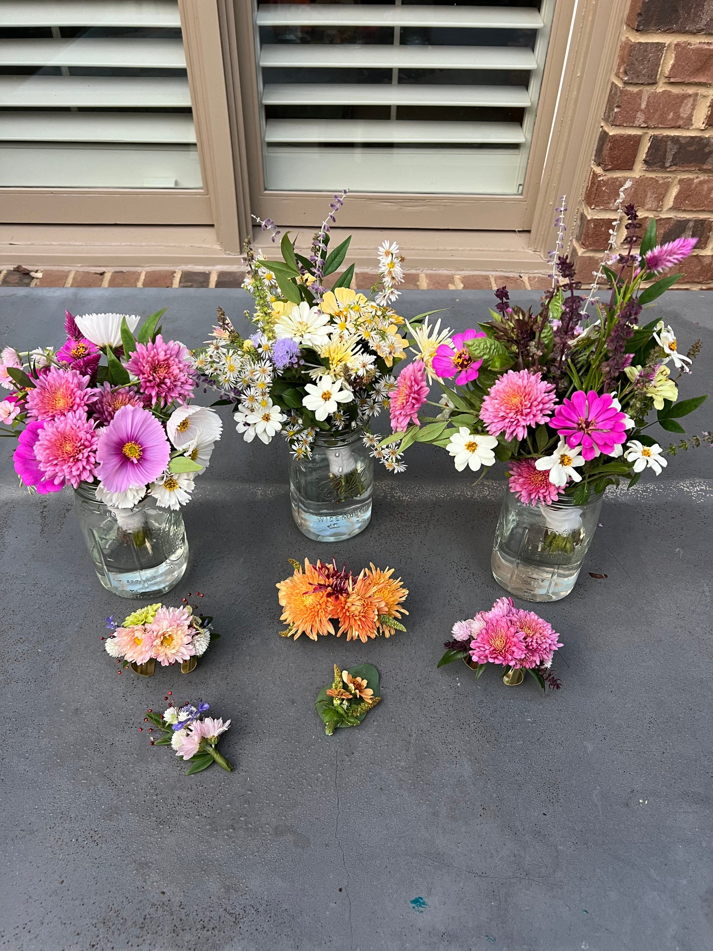 Corsages, Mini Bouquets, & Boutonnières