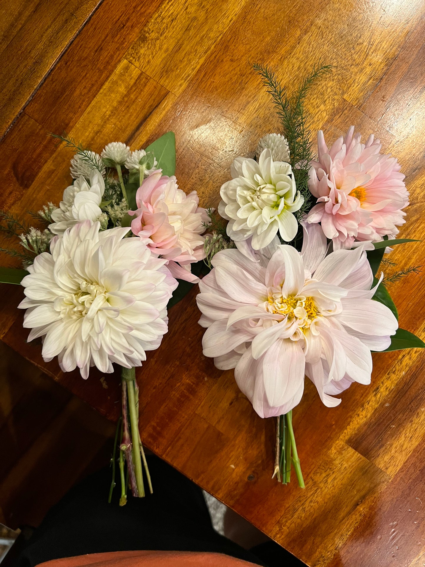 Corsages, Mini Bouquets, & Boutonnières