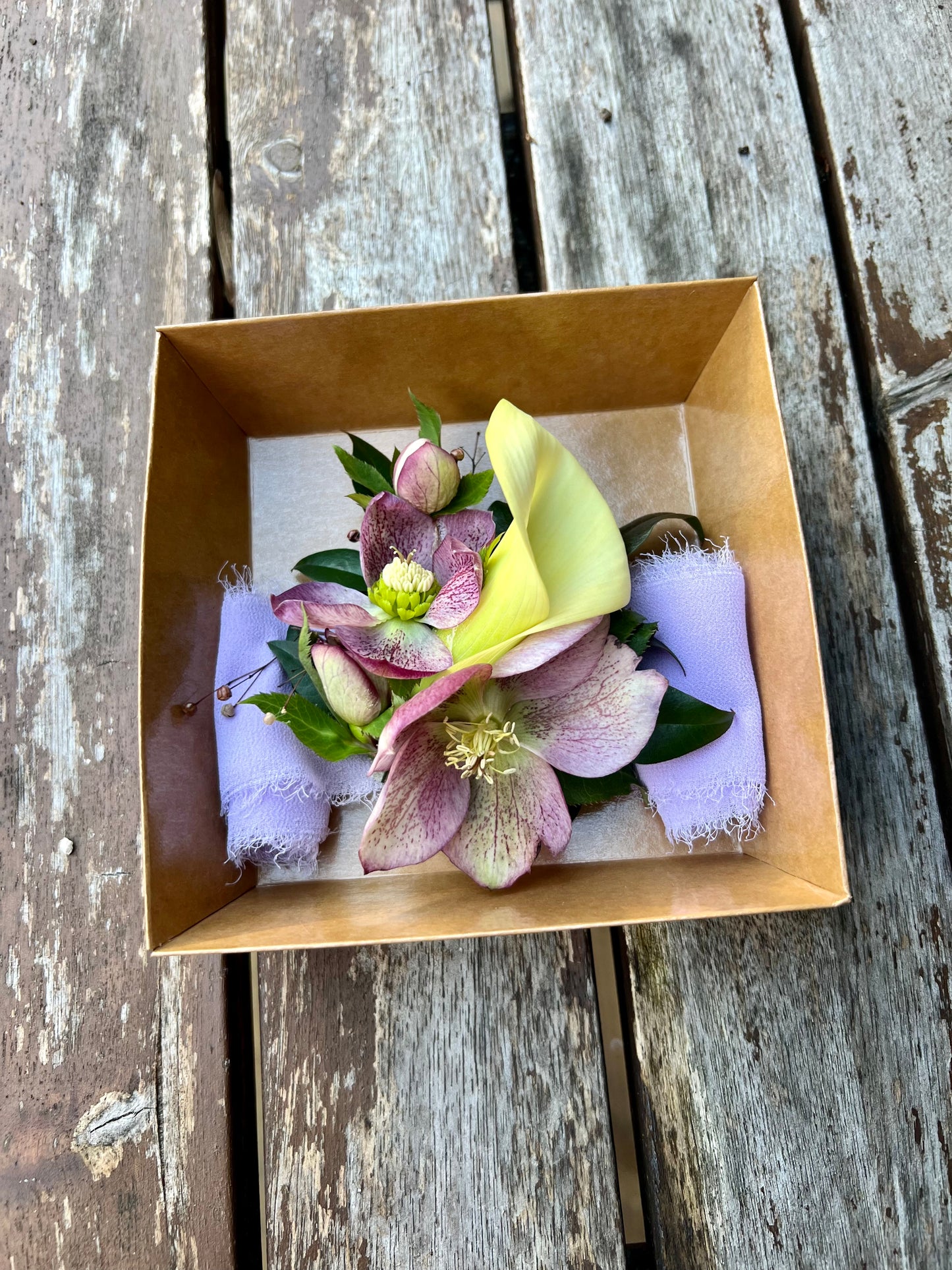 Corsages, Mini Bouquets, & Boutonnières